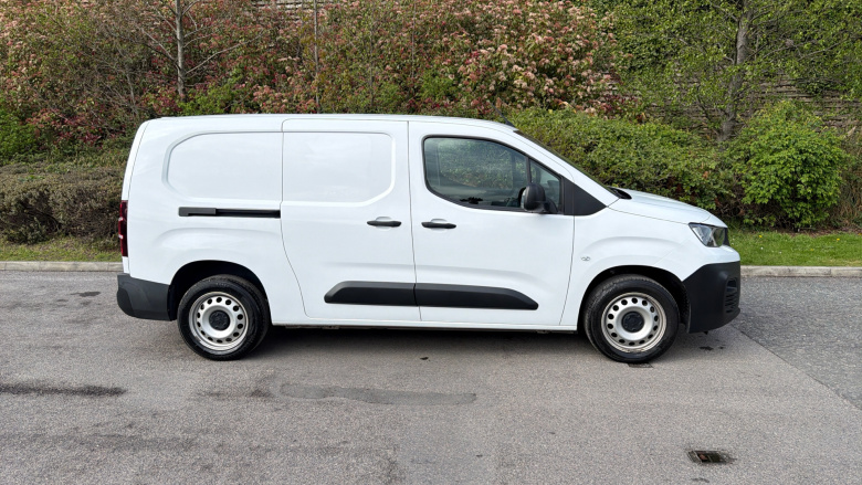 Peugeot Partner Long Diesel 950 1.5 BlueHDi 100 Professional Premium + Van